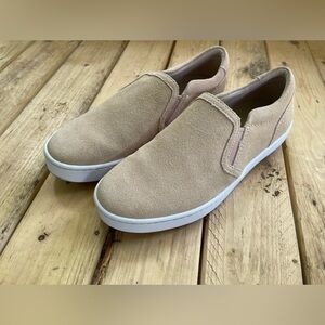 Clarks Women's Pawley Bliss Sneaker Blush Suede Womens Size 7.5